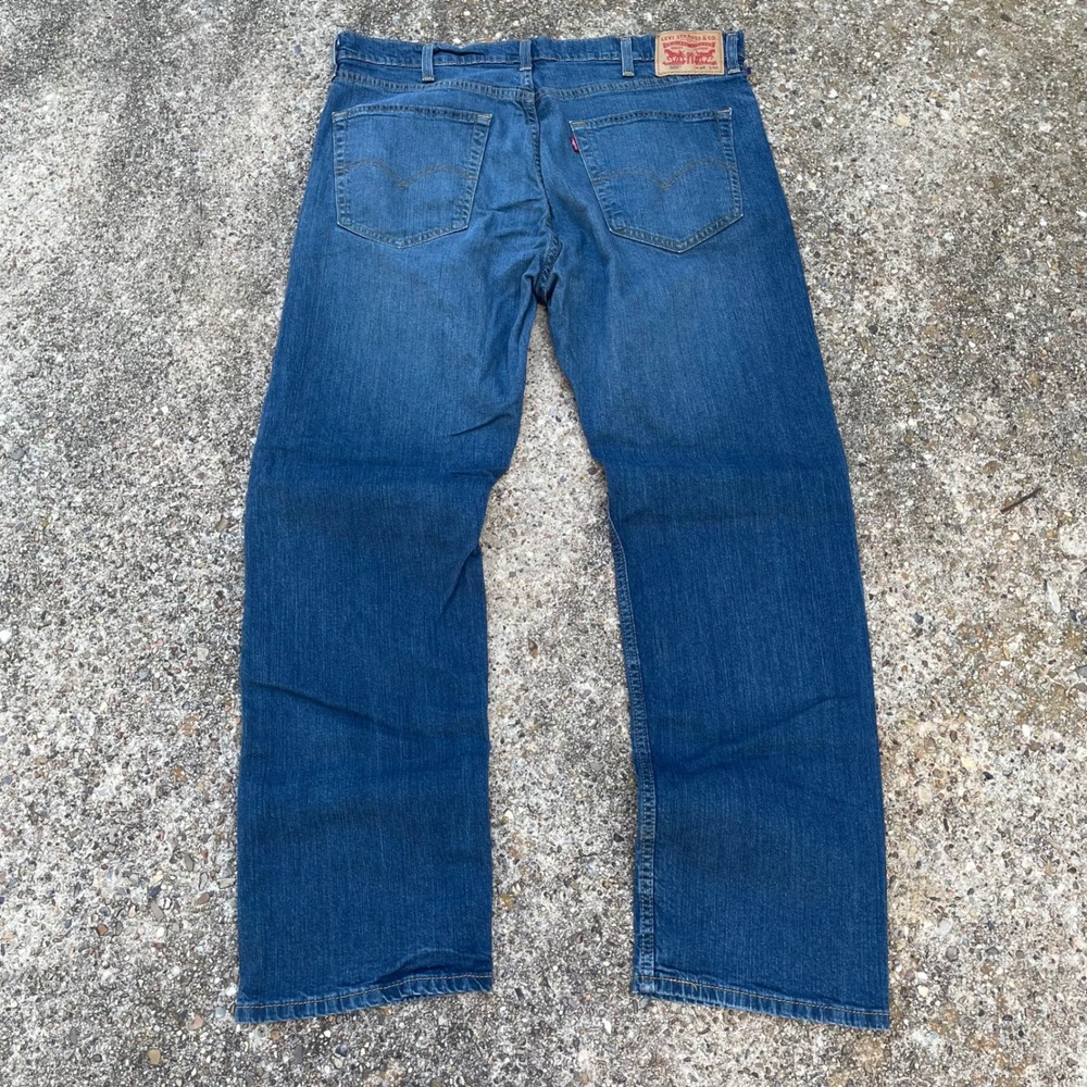 Levis 505 Regular Fit Jeans Mens 38x30 Medium Wash Blue Straight Leg Denim - Picture 2 of 8